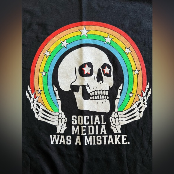 🆕 "Social Media Was A Mistake" Graphic Tee (M) - Picture 2 of 10